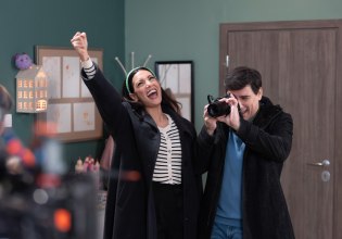 Έχω παιδιά: Βρεθήκαμε στα γυρίσματα της κωμικής σειράς