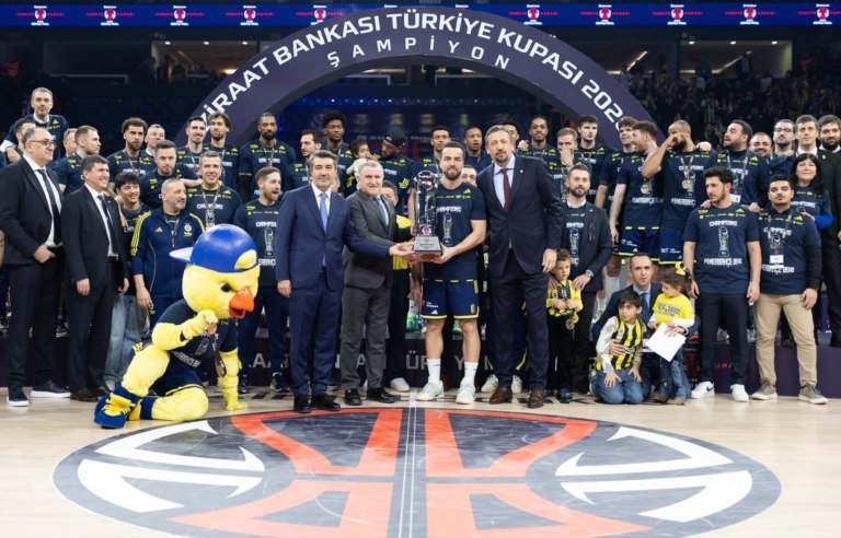 Φενέρμπαχτσε – Μπεσίκτας 91-74: Πήρε το Κύπελλο η ομάδα του Γιασικεβίτσιους