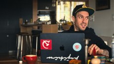 Φέργκι Τσέιμπερς: Μπορεί ένας δισεκατομμυριούχος να είναι αντικαπιταλιστής κομμουνιστής που θέλει επανάσταση;