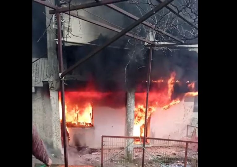 Θεσπρωτία: Μεγάλη φωτιά σε σπίτι στη Βρυσέλλα Φιλιατών – Κάηκε ολοσχερώς