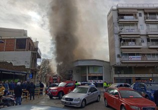 Αγρίνιο: Συναγερμός για μεγάλη φωτιά – Αποθήκη και κατάστημα υποδημάτων στις φλόγες