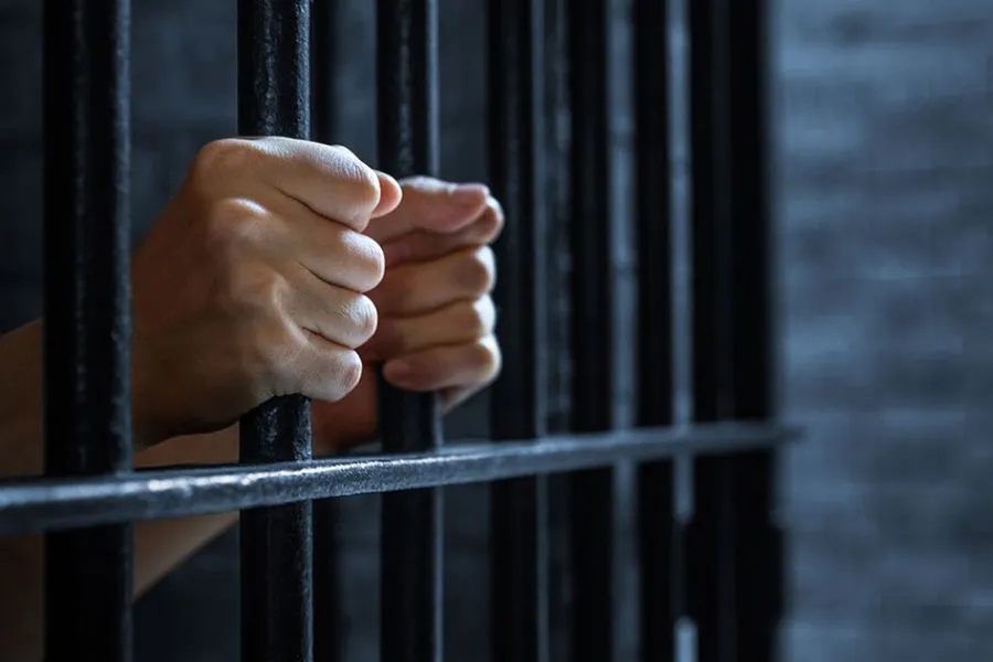 Παραμένει στη φυλακή ο γυμνασιάρχης για τον βιασμό μαθήτριας – Τι αποφάσισε το Συμβούλιο Πλημμελειοδικών