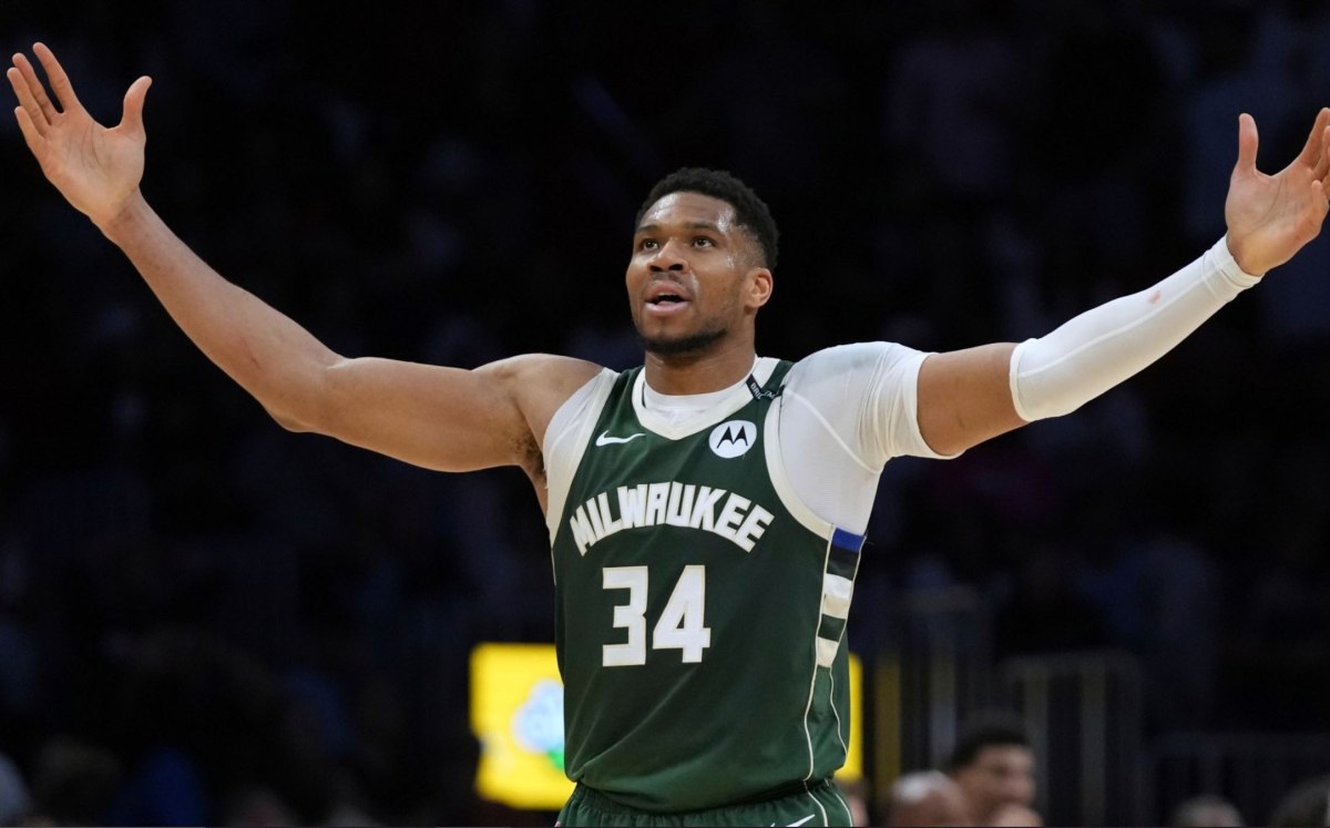 Έντονη κριτική στις ΗΠΑ για την παραμονή του Αντετοκούνμπο στους Μπακς: «Άλλη μια σεζόν στα σκουπίδια» (vid)