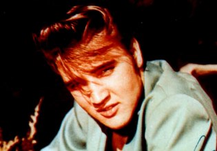 Ο «Βασιλιάς του rock ‘n’ roll» επιστρέφει στο σανίδι – Η ζωή του Έλβις Πρίσλεϊ θα γίνει μιούζικαλ