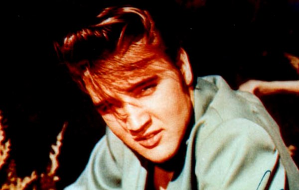 Ο «Βασιλιάς του rock ‘n’ roll» επιστρέφει στο σανίδι – Η ζωή του Έλβις Πρίσλεϊ θα γίνει μιούζικαλ