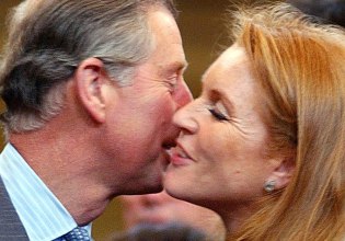 «Λουκέτο» σε 6 εταιρίες της Σάρα Φέργκιουσον μετά τη σύλληψη του πρώην πρίγκιπα Άντριου