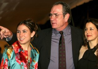 Αποκαλύφθηκε η αιτία θανάτου της κόρης του Τόμι Λι Τζόουνς