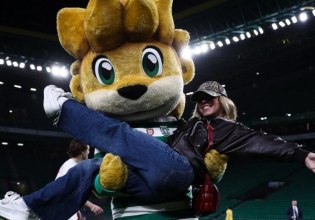 Η Σίντνεϊ Σουίνι έδειξε τις ικανότητες της με την μπάλα μετά το ματς της Σπόρτινγκ (pics, vid)