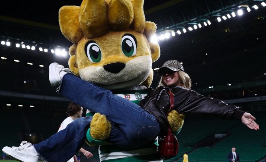 Η Σίντνεϊ Σουίνι έδειξε τις ικανότητες της με την μπάλα μετά το ματς της Σπόρτινγκ (pics, vid)