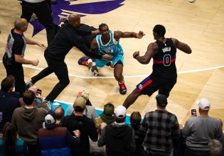 NBA: Ξύλο μεταξύ παικτών και τέσσερις αποβολές στο Χόρνετς – Πίστονς (vid)
