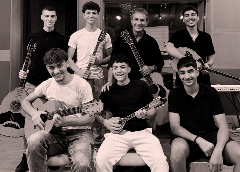 Οι 16χρονοι Τεκετζήδες που καθήλωσαν το Καλλιμάρμαρο μπήκαν στο στούντιο με τον Γιώργο Νταλάρα