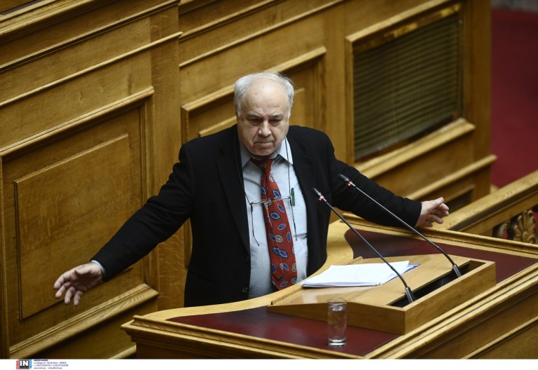 Ο Παρασκευαΐδης ξαναξέχασε ότι ανήκει στο ΠΑΣΟΚ και μιλάει για κοινό πνεύμα και αγαστή συνεργασία με τον Αθανασίου της ΝΔ