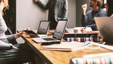 Νέοι εργαζόμενοι: Γιατί οι ηγετικοί ρόλοι δεν δελεάζουν πια – Το τρίπτυχο της επαγγελματικής επιτυχίας σήμερα