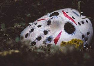 Παρασκευή και 13: Γιατί θεωρείται ημέρα γκαντεμιάς;