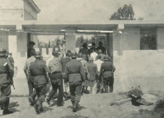 Καισαριανή: Η καθηλωτική μαρτυρία από τη ματωμένη Πρωτομαγιά «Ήμουν ανεβασμένος στη μάντρα και είδα τα πάντα…»