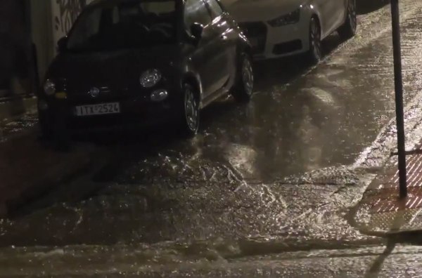 Κακοκαιρία: Υπερχείλισε ρέμα στο Πικέρμι – Καθίζηση στο Πολύγωνο – Διακοπές κυκλοφορίας