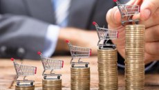 Συνεχίζει να καλπάζει ο πληθωρισμός: Γιατί «χτυπάει» περισσότερο την Ελλάδα