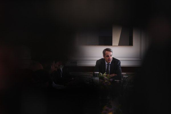 ΠΑΣΟΚ: Το να χρησιμοποιεί ως σημαία του το σύνθημα «νομιμότητα παντού» ο Μητσοτάκης, είναι το πιο σύντομο ανέκδοτο