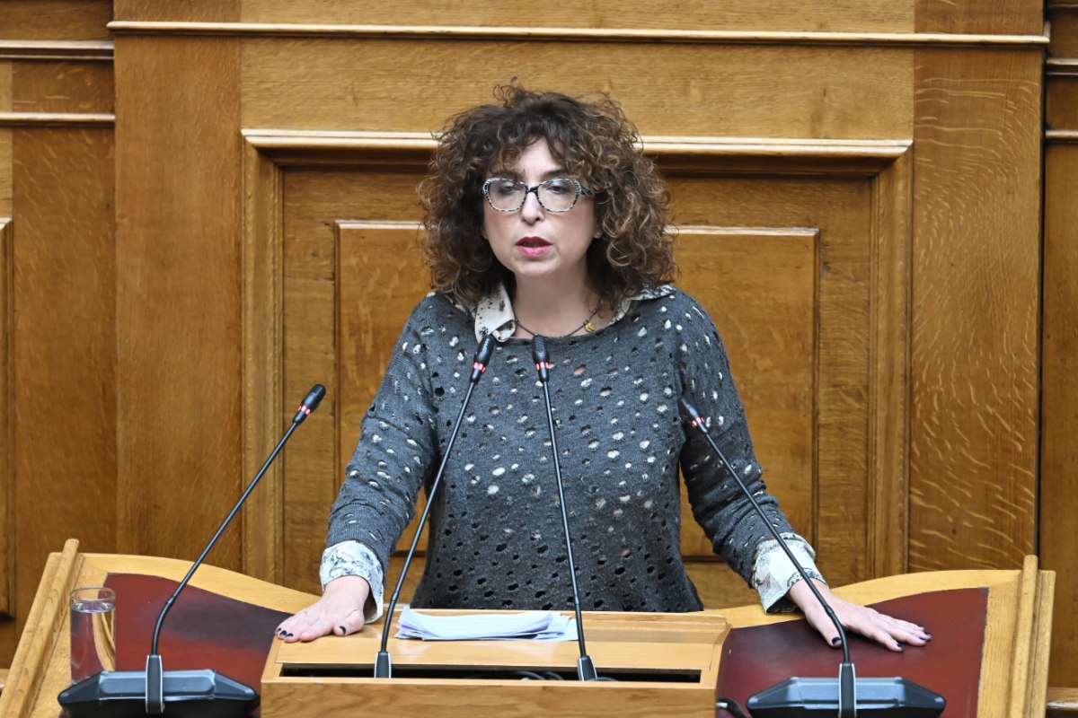 Ανεξαρτητοποιήθηκε με αιχμές η Έλενα Καραγεωργοπούλου από την Πλεύση Ελευθερίας – Μένει με πέντε βουλευτές και… κινδυνεύει