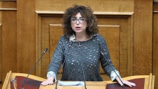 Ανεξαρτητοποιήθηκε με αιχμές η Έλενα Καραγεωργοπούλου από την Πλεύση Ελευθερίας – Μένει με πέντε βουλευτές και… κινδυνεύει