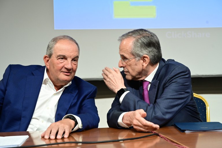 Κώστας Καραμανλής και Αντώνης Σαμαράς αποχαιρετούν τον Αναστάση Παπαληγούρα