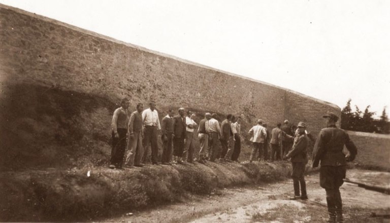 Καισαριανή: Χέρμαν Χόιερ, ο φωτογράφος των εκτελέσεων