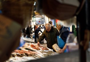 Καθαρά Δευτέρα: Πώς θα λειτουργήσουν τα σούπερ μάρκετ, τι ισχύει για τις λαϊκές αγορές