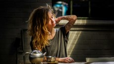 Τέσσερις απλές κινήσεις που ανακουφίζουν τον πόνο στον αυχένα