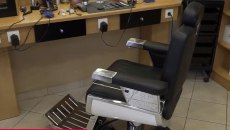 Βίντεο ντοκουμέντο από τον ξυλοδαρμό του κουρέα επειδή δεν του άρεσε… το κούρεμα