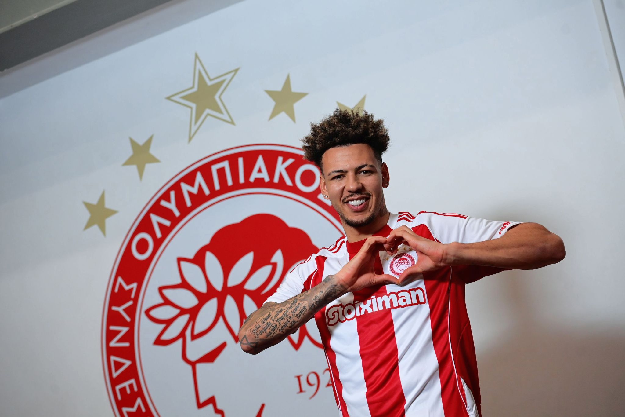 Ο Ολυμπιακός ανακοίνωσε τον Κλέιτον (pic)