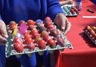 Γιατί βάφουμε κόκκινα αυγά το Πάσχα – Τι συμβολίζει το έθιμο