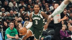 Σπουδαία νίκη κόντρα στους πρωταθλητές για τους Μπακς (93-110) – «Καθάρισαν» Λέικερς και Μπλέιζερς