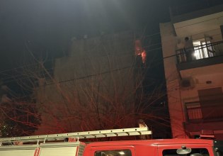 Στις φλόγες διαμέρισμα στη Λάρισα – Μεγάλη κινητοποίηση της πυροσβεστικής