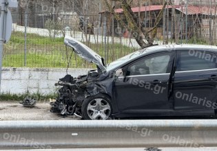 Λάρισα: Σφοδρή σύγκρουση αυτοκινήτων – Τρεις τραυματίες