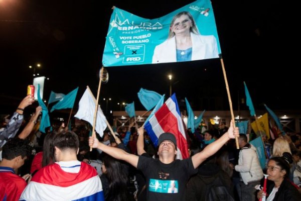 Κόστα Ρίκα: Σε νίκη από τον πρώτο γύρο των προεδρικών εκλογών οδεύει η υποψήφια της δεξιάς Λάουρα Φερνάντες