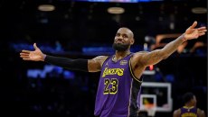 Ο «Βασιλιάς» το ξανάκανε: Ο Λεμπρόν Τζέιμς έσπασε ένα ακόμη ρεκόρ στο NBA! (vids, pics)