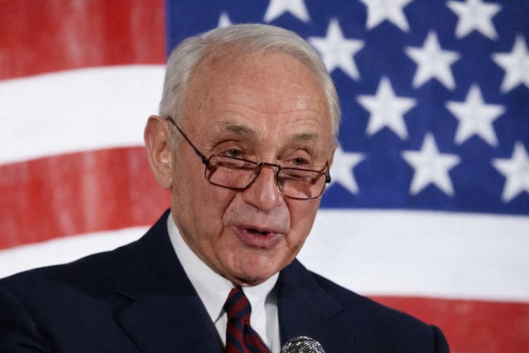 Λέσλι Γουέξνερ: Ποιος είναι ο μεγιστάνας της Victoria’s Secret και ποια η σχέση του με τον Τζέφρι Έπσταϊν;