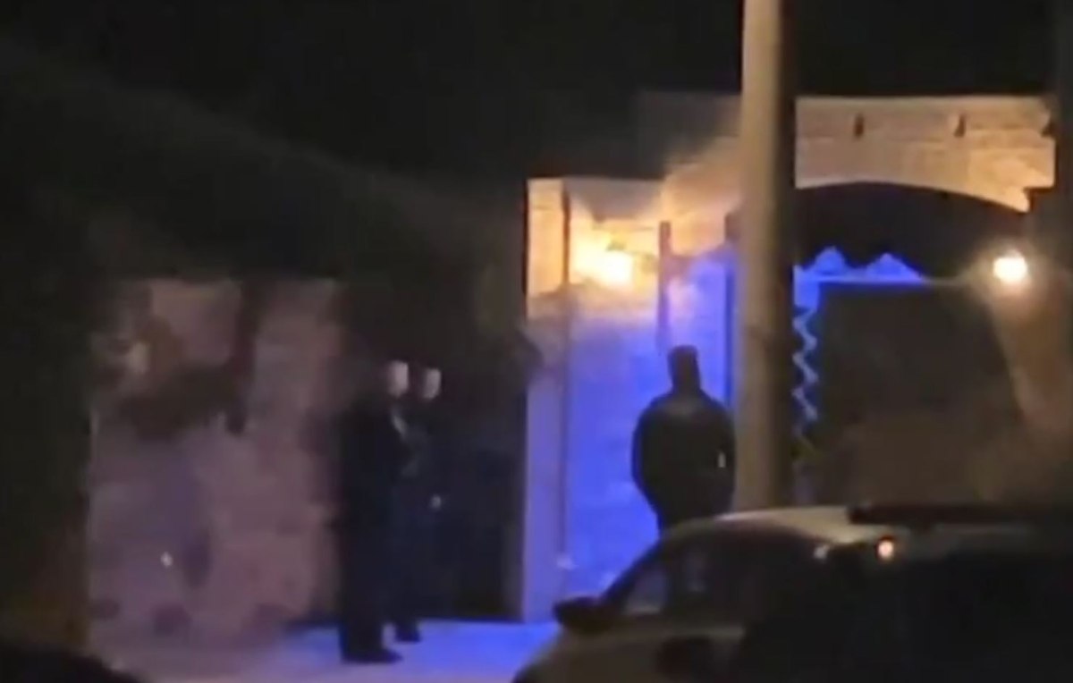 Σπάτα: Ο Χρήστος Μαυρίκης πυροβόλησε με καραμπίνα και ταμπουρώθηκε στο σπίτι του