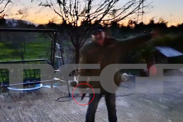 Ο Χρήστος Μαυρίκης με το όπλο στο χέρι – Ο καυγάς με τον ενοικιαστή και οι πυροβολισμοί