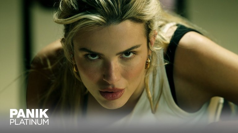 Κατερίνα Λιόλιου – «Λογαριασμός»: Tο video – έκπληξη για τη νέα μεγάλη επιτυχία της!