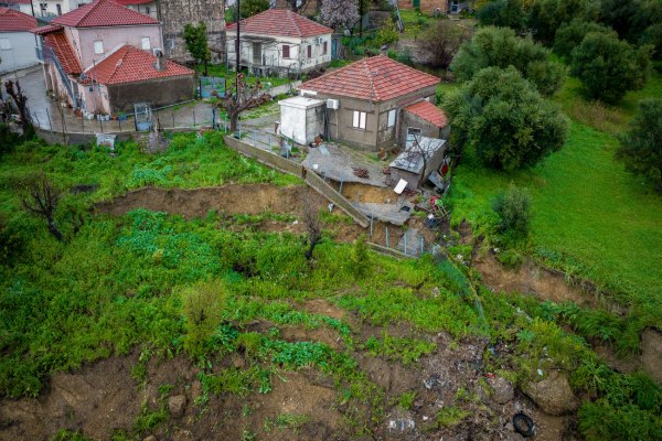 Ηλεία: Μετρά τις πληγές του, το Μαζαράκι – Σπίτια απειλούνται από τις κατολισθήσεις