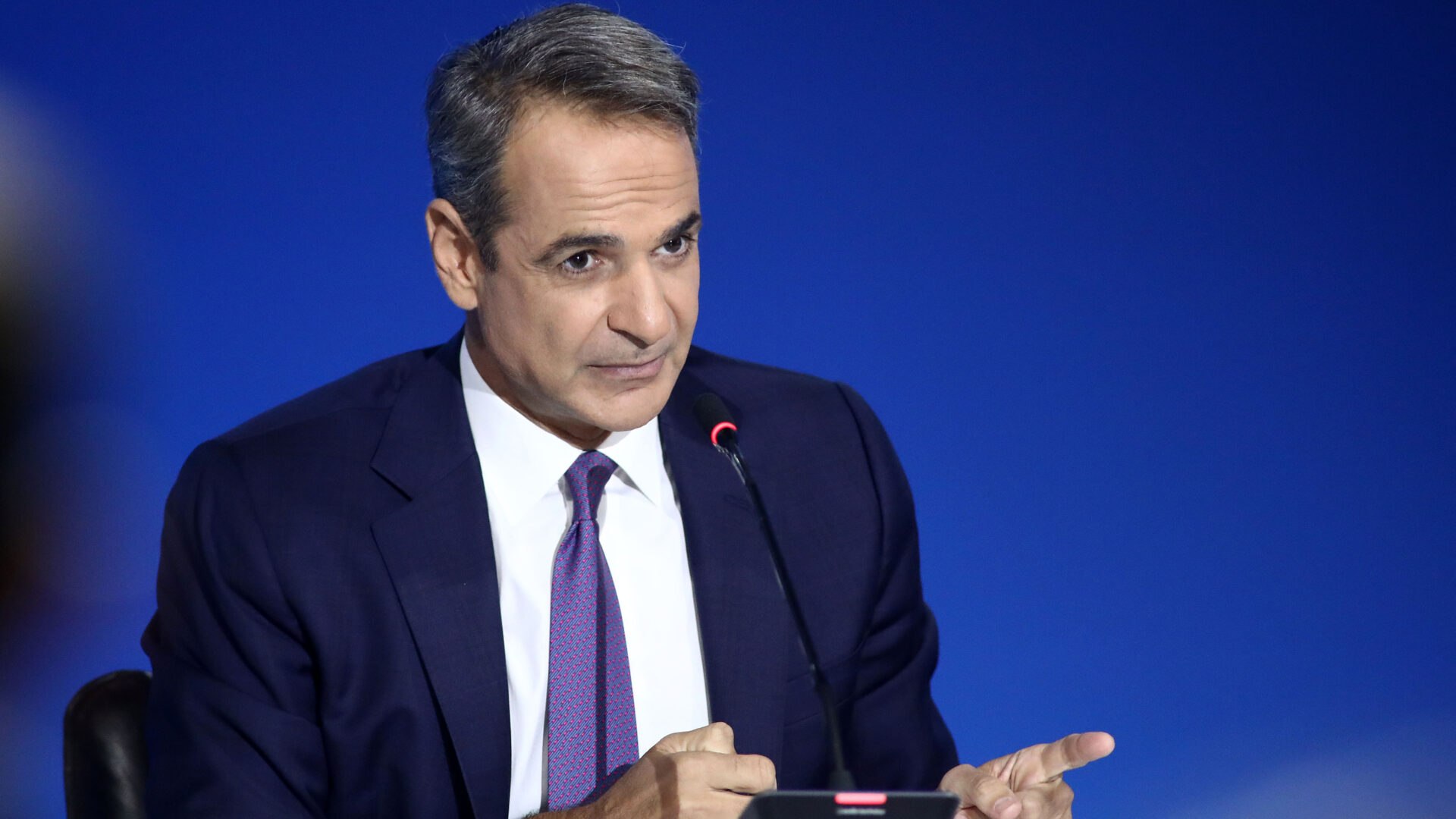 «Γαλάζια» στελέχη: Το «Μητσοτάκης ή χάος» καίει τη συνταγματική αναθεώρηση