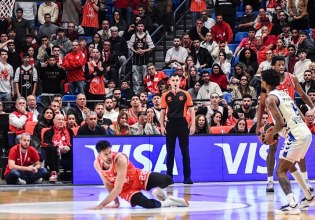 «Man down»: Ο Μοντέρο σώριασε τον «πολύ» Βασίλιε Μίτσιτς στο παρκέ και τα social media… γλεντούν (vid)