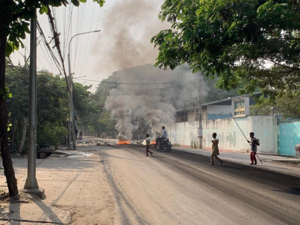 Μιανμάρ: Τουλάχιστον 17 νεκροί από αεροπορική επίθεση του χουντικού στρατού σε αγορά στα δυτικά της χώρας