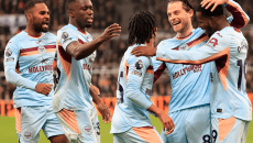 Νιούκαστλ – Μπρέντφορντ 2-3: «Ζωντανές» για Ευρώπη με γκολ στο 85′ οι «Μέλισσες»!