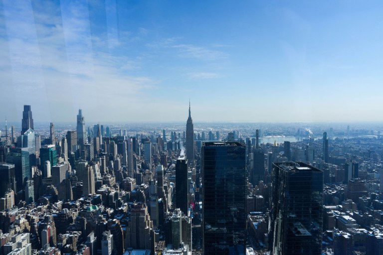 Η Νέα Υόρκη θα εποπτεύει τις επιχειρήσεις απελάσεων του Τραμπ με νέους νομικούς παρατηρητές