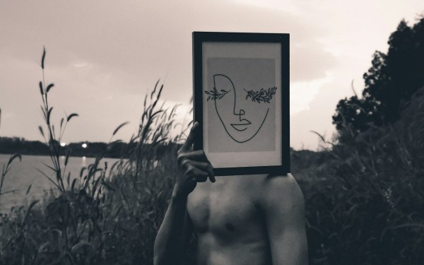 Ναρκισσισμός: Έχουν οι άνδρες τελικά τα «πρωτεία»;