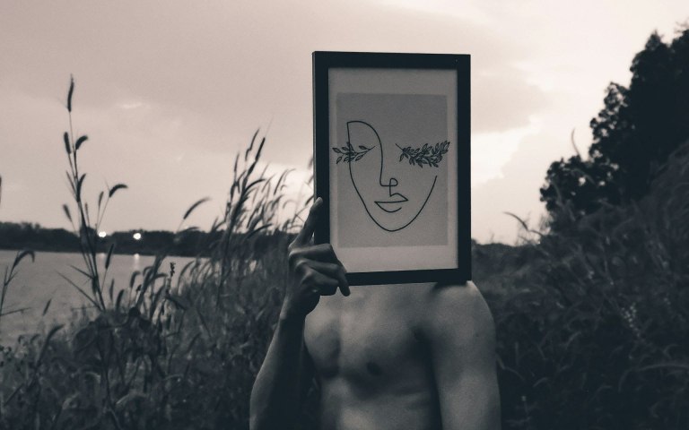 Ναρκισσισμός: Έχουν οι άνδρες τελικά τα «πρωτεία»;