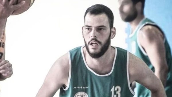Διπλή τραγωδία στην οικογένεια του μπασκετμπολίστα που «έφυγε» στο γήπεδο: Ο αδερφός του είχε σκοτωθεί σε τροχαίο πριν 4 χρόνια!