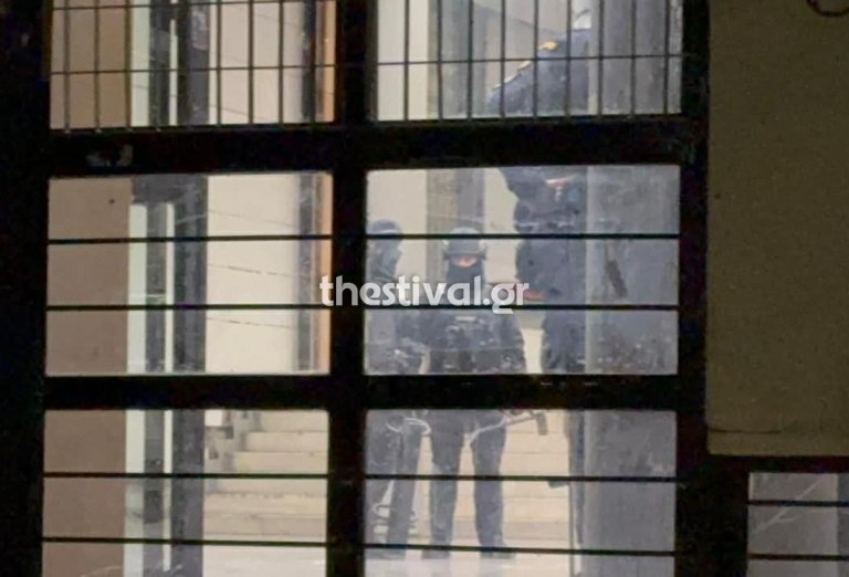 Μεγάλη αστυνομική επιχείρηση στο ΑΠΘ – Τουλάχιστον 40 προσαγωγές